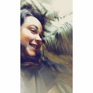 Meet your Posher, Chloe